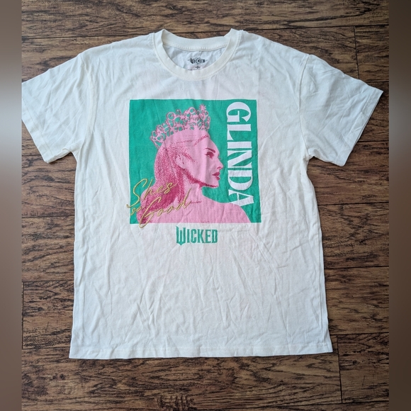 Universal Tops - Universal Studios Wicked Tee